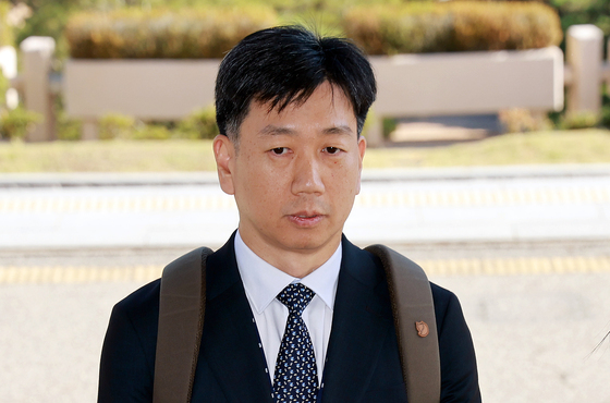 취재진 질문에 답하는 김현우 전 형사6부장
