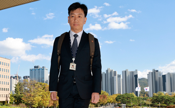 징계위 출석하는 김현우 전 수원지검 부장