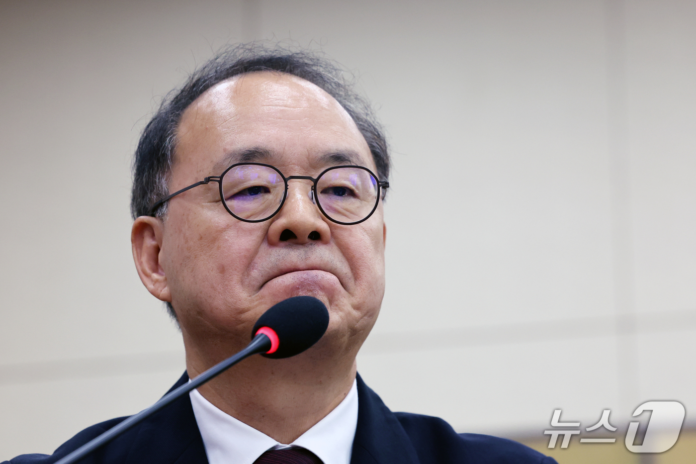 이용수 국정감사 출석 총정리｜손흥민 7번 발언&middot;96라인 은퇴설&middot;축구협회장 선거 12월 18일｜국정감사 질의를 듣는 이용수 직무대행