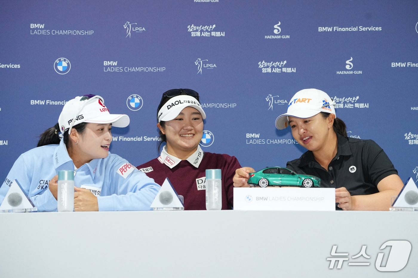 BMW 레이디스 챔피언십 유해란과 김세영 최혜진 기자회견 모습