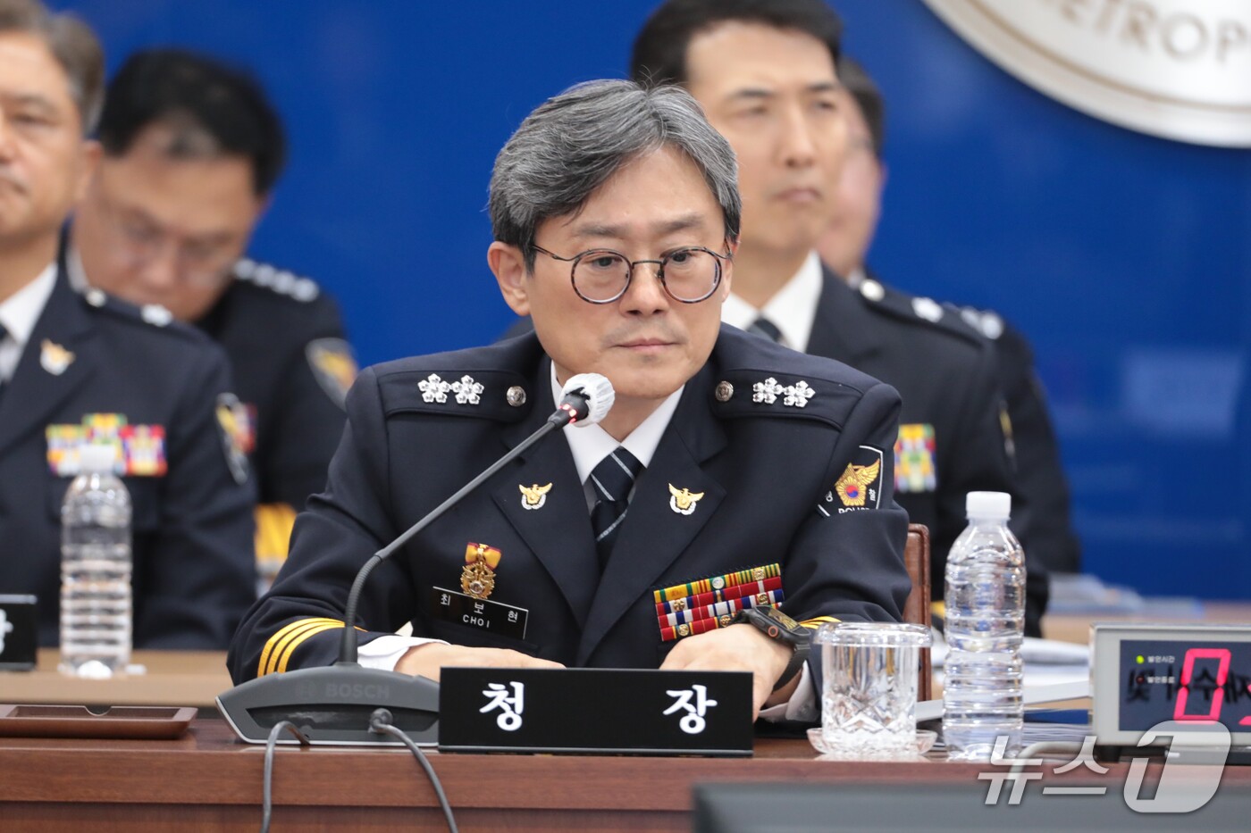 (울산=뉴스1) 김세은 기자 = 최보현 울산경찰청장이 21일 울산 중구 울산경찰청 대회의실에서 열린 국회 행정안전위원회 울산경찰청 국정 감사에서 의원 질의를 듣고 있다. 2026. …