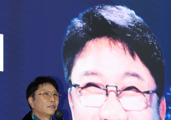 '인간의 창의성과 K컬처의 미래' 주제로 기조연설하는 이수만 키 프로듀서