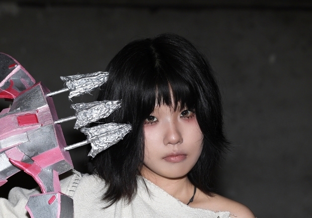 식구 200, 21일 첫 솔로 EP '전투토끼석궁' 발매…독보적 음악 세계