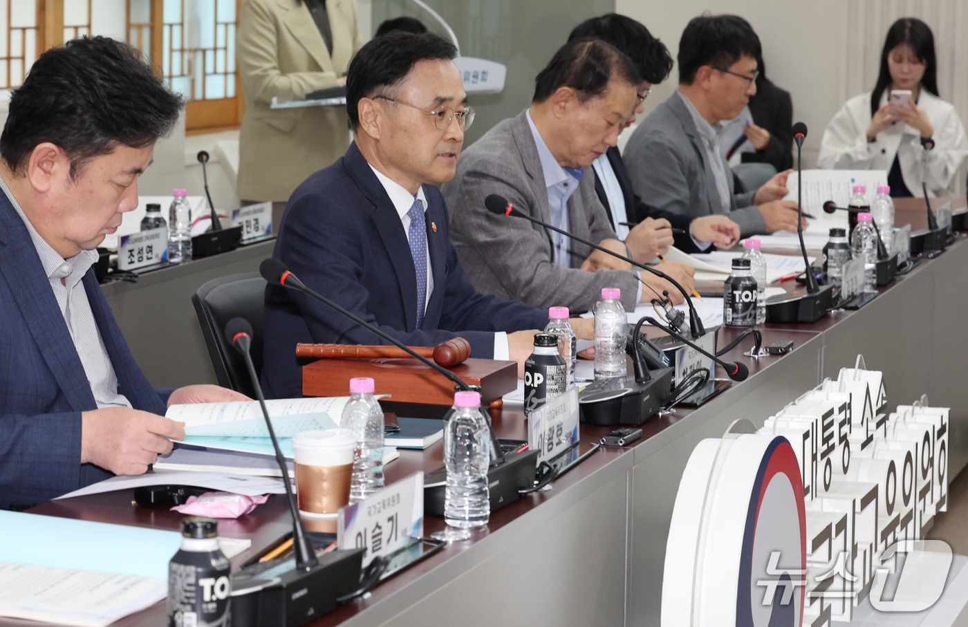 (서울=뉴스1) 이종덕 기자 = 차정인 국가교육위원회 위원장이 21일 서울 종로구 정부서울청사에서 열린 국가교육위원회 2026년 제5차 워크숍 및 제11차 회의를 주재하고 있다. …