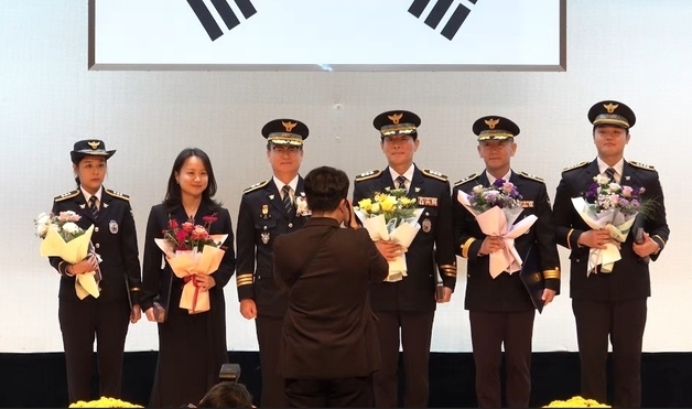 전북경찰청, 81주년 경찰의날 유공자 포상…안진형 경정 '대통령 표창'