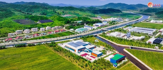 시진핑 "北과 정치적 신뢰 공고히"…삼광축산농장 치적 선전[데일리 북한]