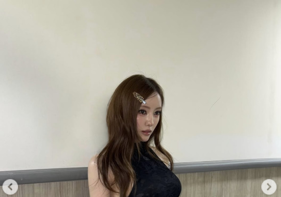 티아라 효민, 핫팬츠에 복근 드러낸 크롭트 톱…살아있는 바비 인형 [N샷]