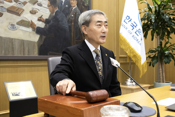 [속보] 신현송 "재정 지속가능성 항상 생각해야…국회 심사 엄격히"