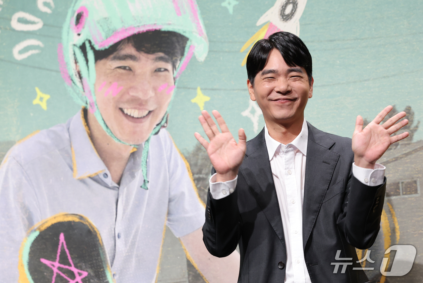 (서울=뉴스1) 권현진 기자 = 전 바둑기사 이세돌이 22일 서울 영등포구 KBS 별관에서 열린 ‘백수 이세돌’ 제작발표회에 참석해 포즈를 취하고 있다.'백수 이세돌'은 2016년 …