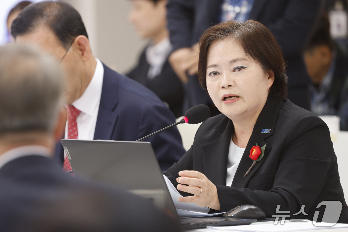 (광주=뉴스1) 김태성 기자 = 정춘생 조국혁신당 의원이 22일 전남광주통합특별시 광주청사 중회의실에서 열린 국회 행정안전위원회 국정 감사에서 질의하고 있다. 2026.10.22/ …