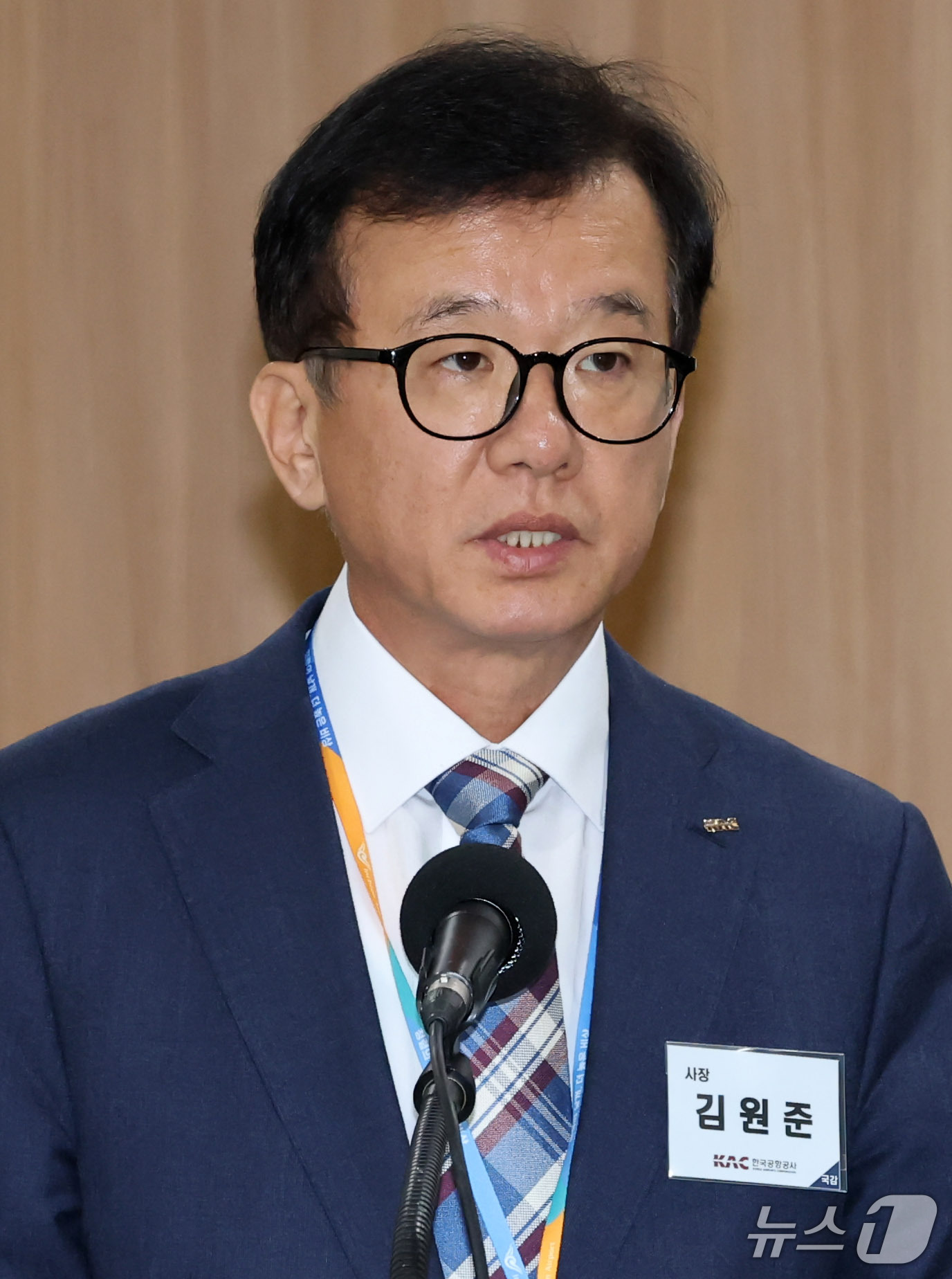 (인천공항=뉴스1) 공항사진기자단 = 김원준 한국공항공사 사장이 22일 인천 영종도 인청공항공사에서 열린 국토교통위원회의 인천국제공항공사, 한국공항공사, 가덕도신공항건설공단, 항공 …