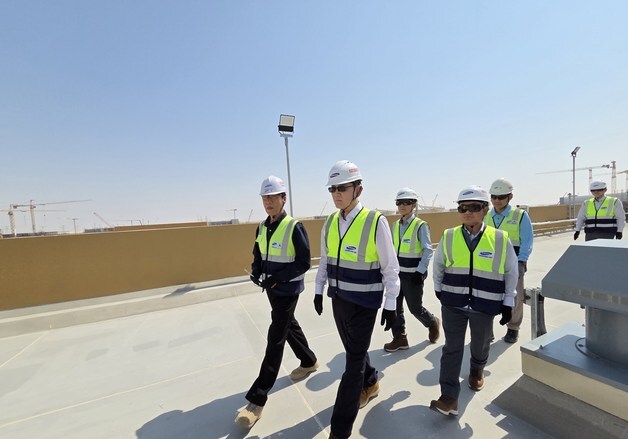 이재용 회장, 중동 핵심 거점 UAE 현장 경영…임직원 격려·전략 논의