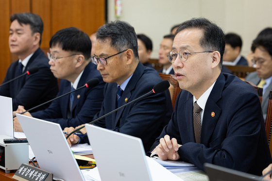 이형일 "가상자산 과세, 의견 모아 숙고…부동산 시장 안정 전망"(종합)