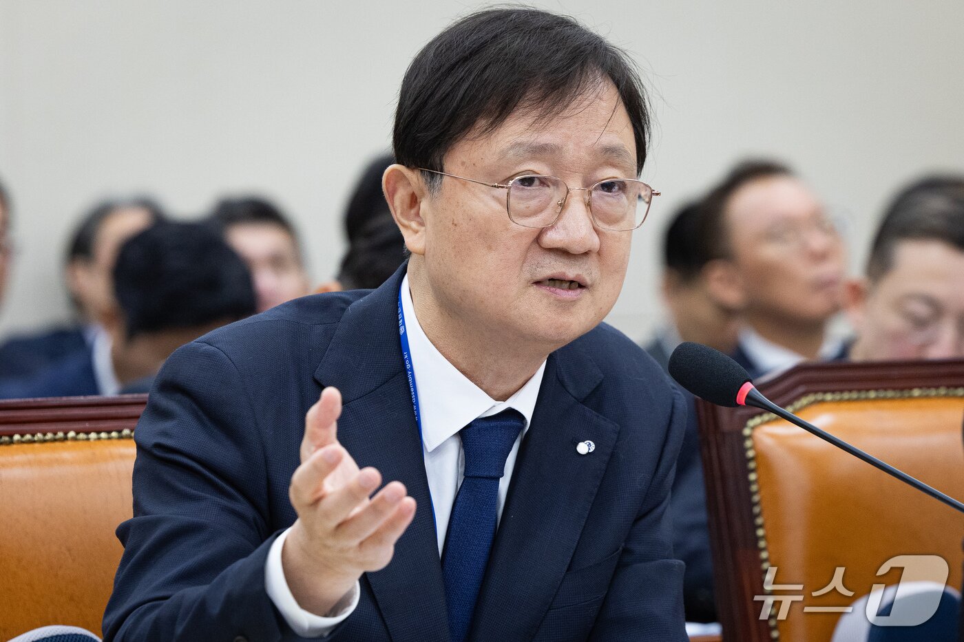 본문 이미지 - 이찬진 금융감독원장이 22일 서울 여의도 국회에서 열린 정무위원회의 금융위원회, 금융감독원 등에 대한 국정감사 종합감사에 출석해 의원 질의에 답하고 있다. 2026.10.22 ⓒ 뉴스1 유승관 기자