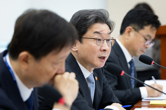 이억원 "루센트블록, 시장 필요성 있다면 추가 인가 검토"