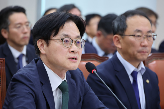 김정관 산업장관 "메가특구법 '52시간 노동특례' 반드시 포함돼야"