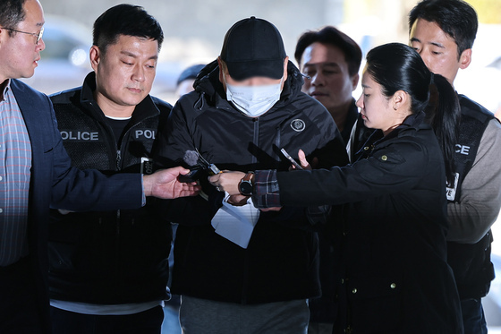 [뉴스1 PICK] “죽이려던 게 아니라 겁주려 했다”…역삼동 방화범, 구속심사 출석