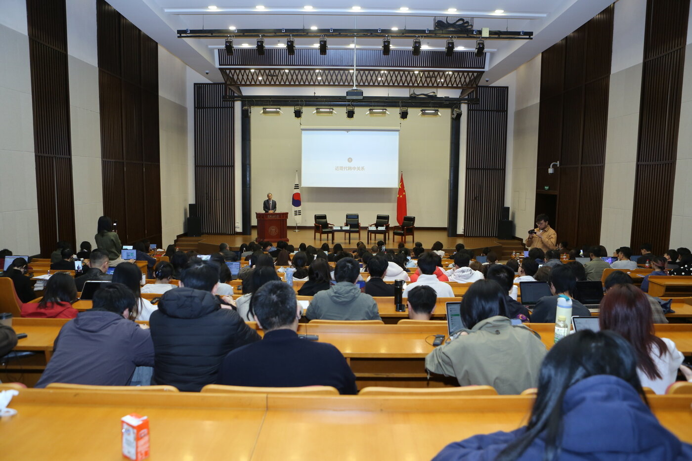 본문 이미지 - 제21회 '대사 강연'.(중국인민대학교 제공)
