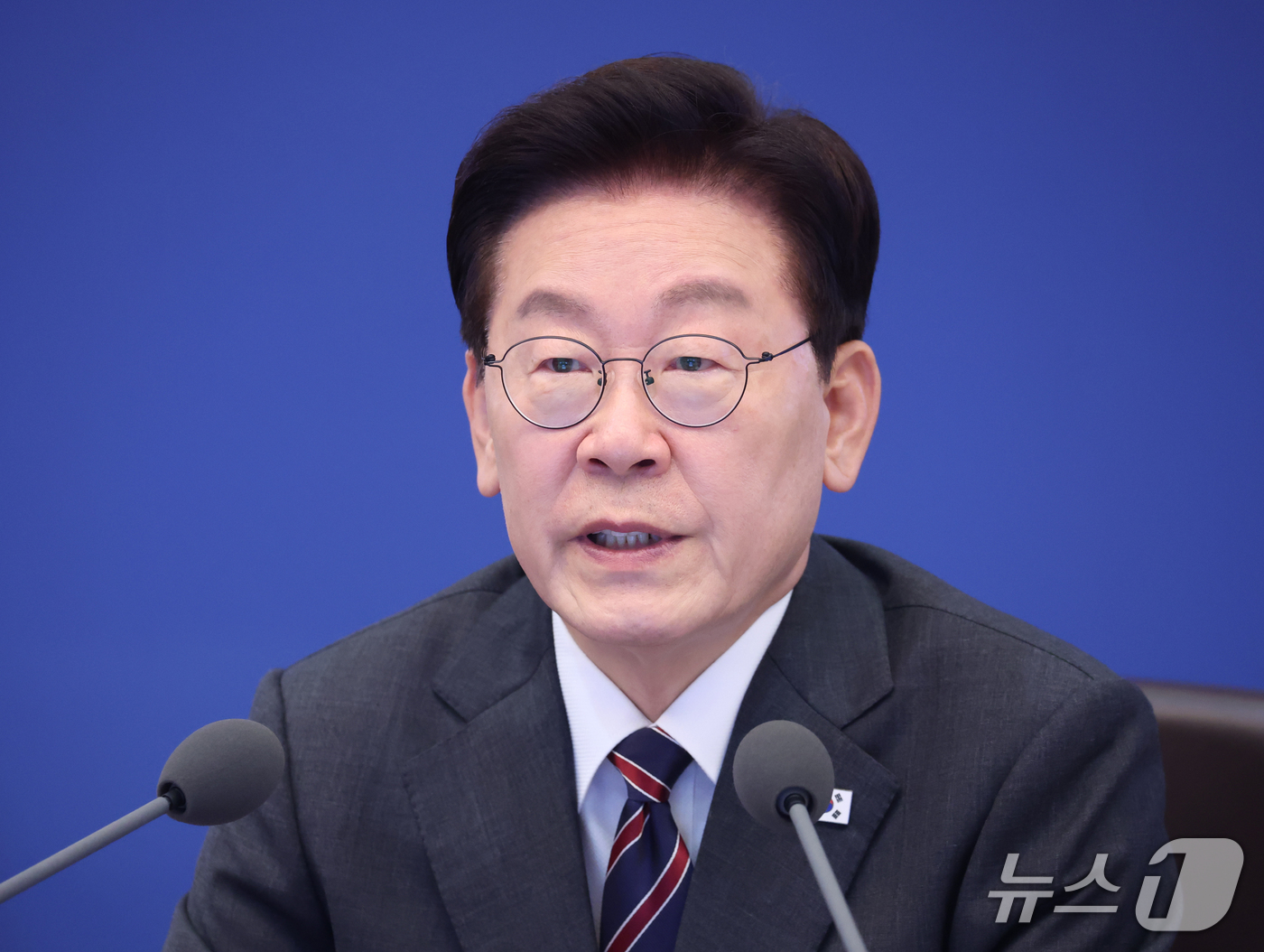(서울=뉴스1) 이재명 기자 = 이재명 대통령이 22일 청와대에서 열린 수석보좌관회의에서 발언하고 있다. 2026.10.22/뉴스1