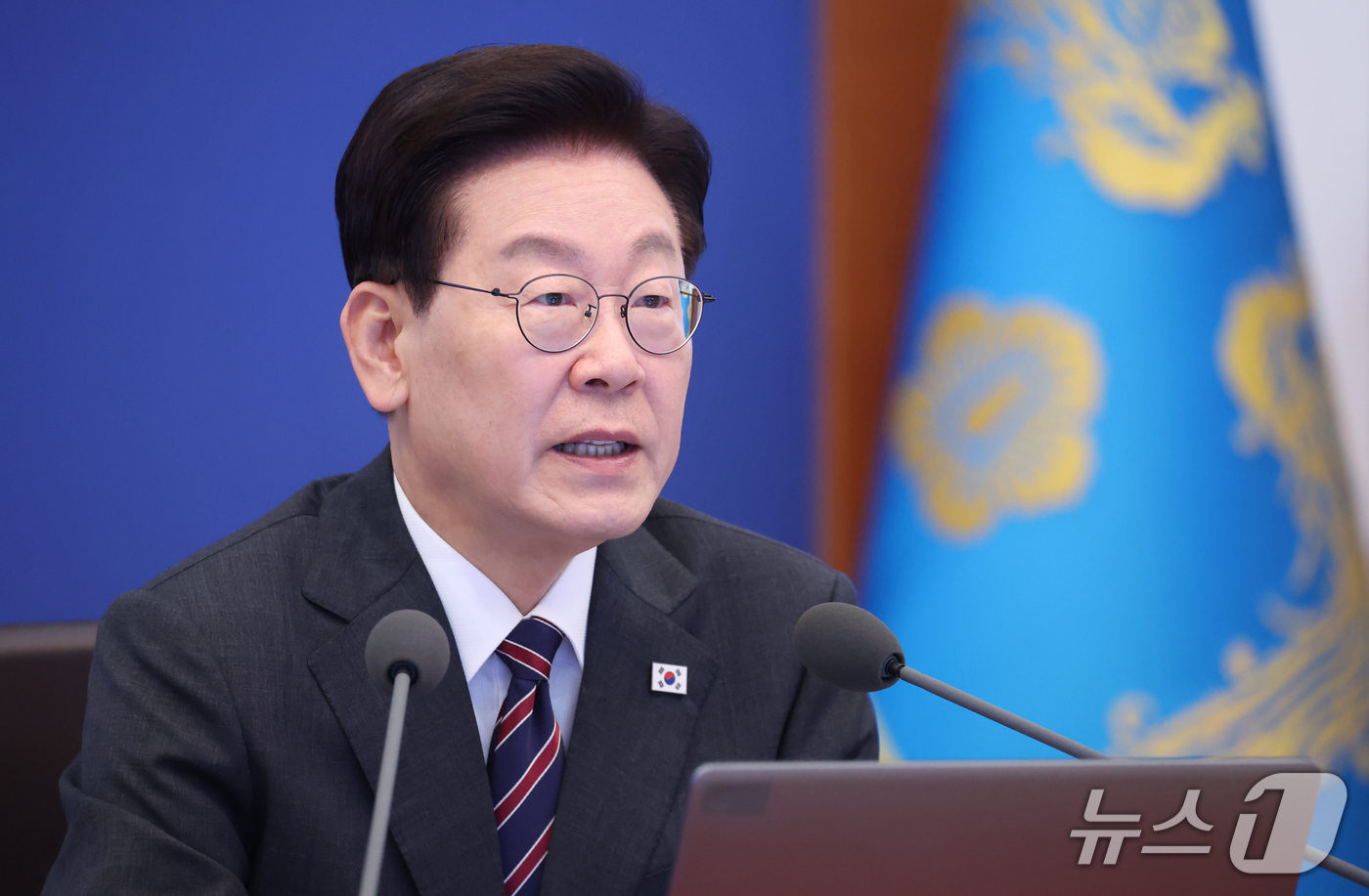 (서울=뉴스1) 이재명 기자 = 이재명 대통령이 22일 청와대에서 열린 수석보좌관회의에서 발언하고 있다. 2026.10.22/뉴스1