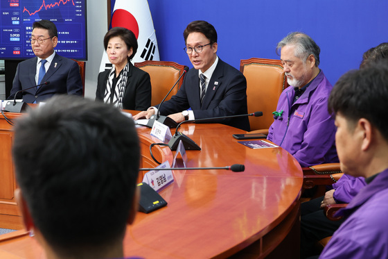 인사말하는 김민석 민주당 대표