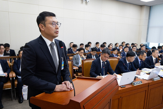 [국감] 답변하는 김주연 우아한형제들 CFO