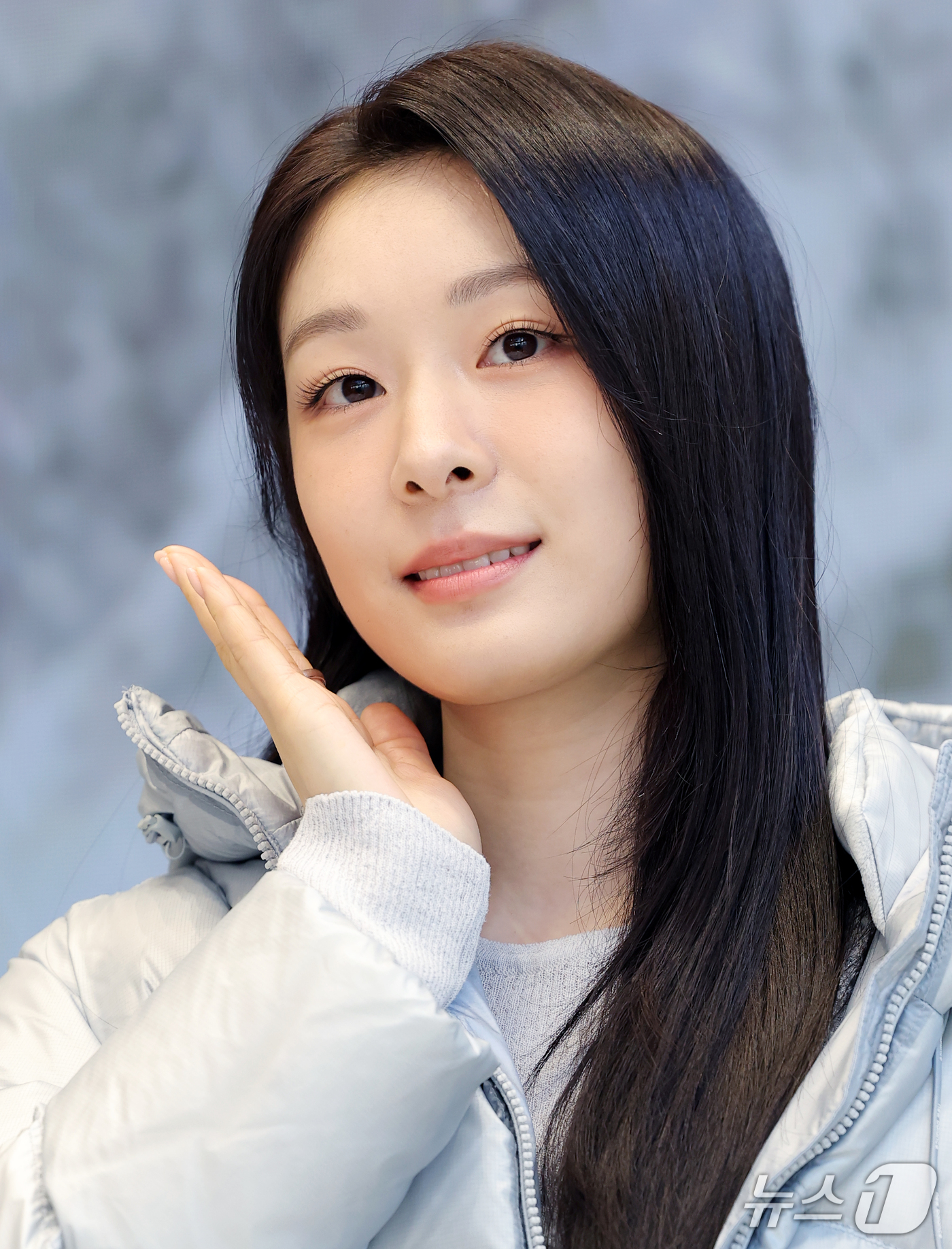 (서울=뉴스1) 권현진 기자 = 전 피겨선수 김연아가 22일 오후 서울 성동구 뉴발란스 직영성수점에서 열린 뉴발란스(NEW BALANCE) 26FW '플라잉 77 구스다운' NB …