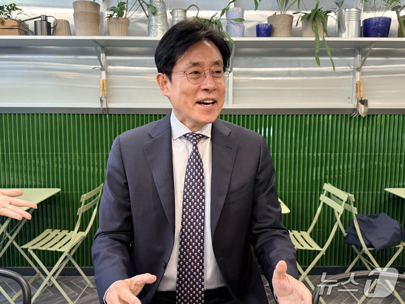 본문 이미지 - 김의열 테라로사 대표가 24일 여는 플래그십 점포 '더 하우스 오브 테라로사 서울'에 대해 설명하고 있다. ⓒ News1 황두현 기자