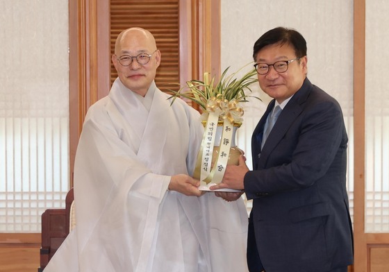 조계사 찾은 정점식 "국민이 정치 걱정…화합의 정치 하겠다"