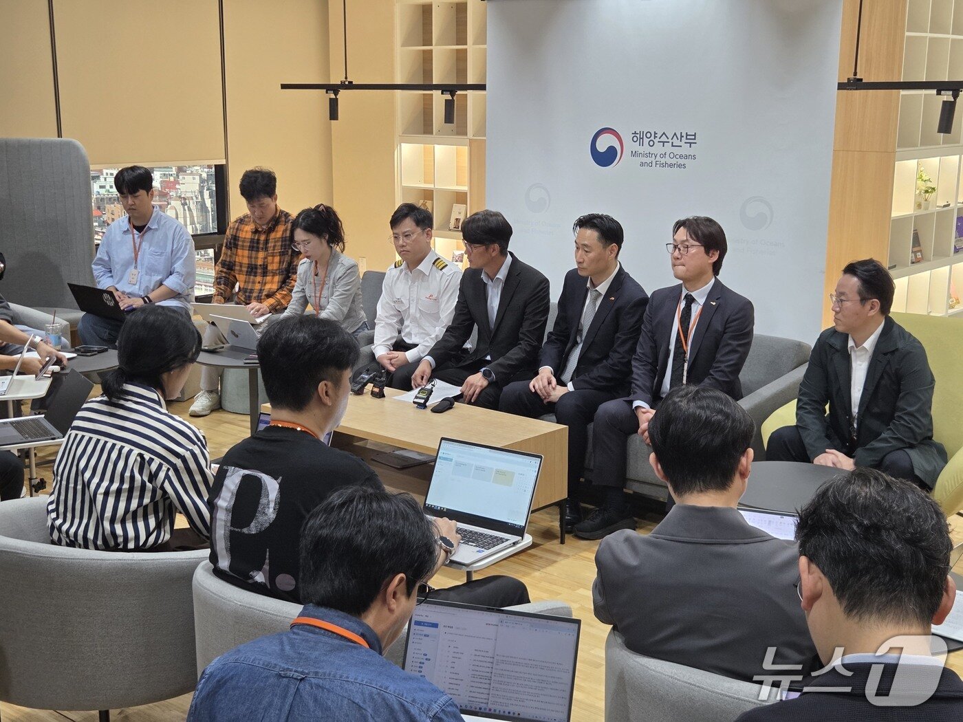 본문 이미지 - 22일 부산임시청사에서 열린 북극항로 기자간담회(해양수산부 제공)