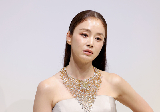 김태희, 고혹미 물씬