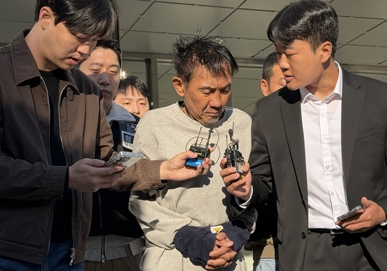 '인천 흉기난동' 최충락 송치…"선의의 피해자들에게 죄송"