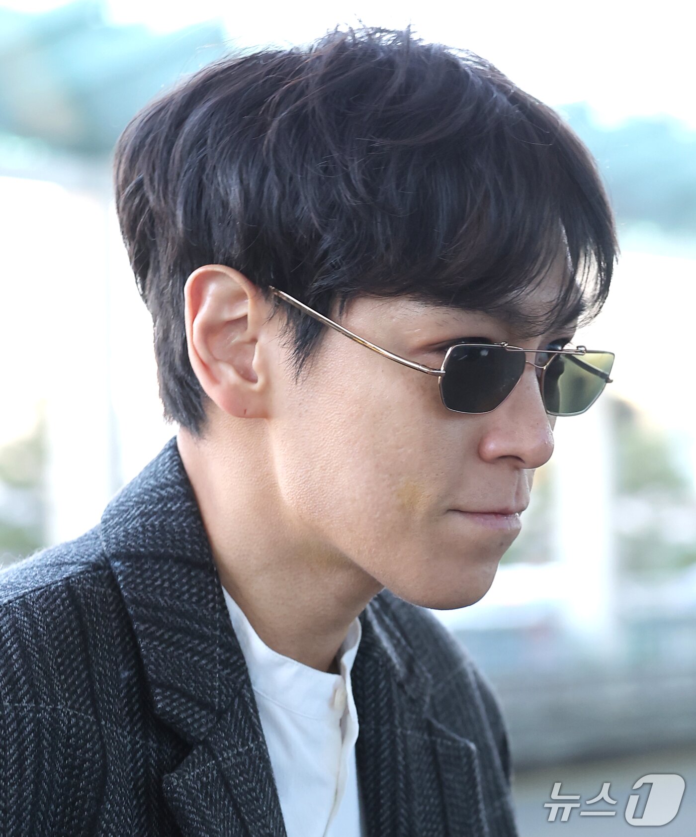 출국하는 탑