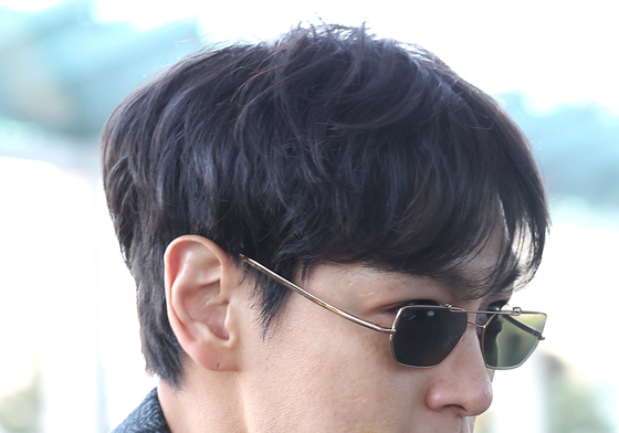 출국하는 탑