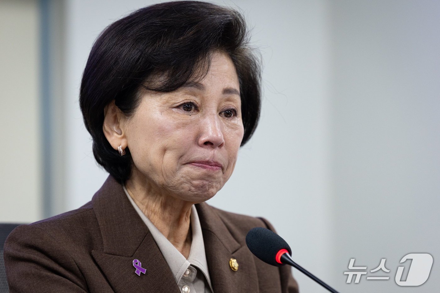 (서울=뉴스1) 유승관 기자 = 남인순 더불어민주당 이태원참사특별위원장(국회부의장)이 23일 서울 여의도 국회 의원회관에서 열린 더불어민주당 이태원참사특별위원회 전체회의에서 발언 …