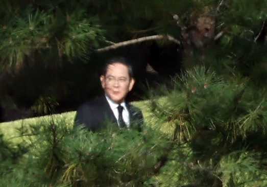 수원 선영 도착한 이재용 삼성전자 회장