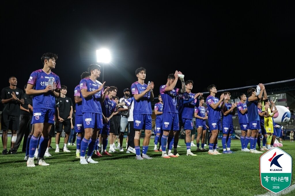 본문 이미지 -  파주 프런티어FC 선수들(한국프로축구연맹 제공)