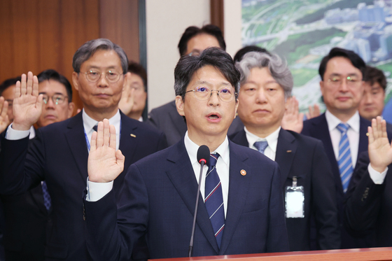 홍지선 "문재인 정부 부동산 불법 사찰 의혹…숨기는 사항 없어"
