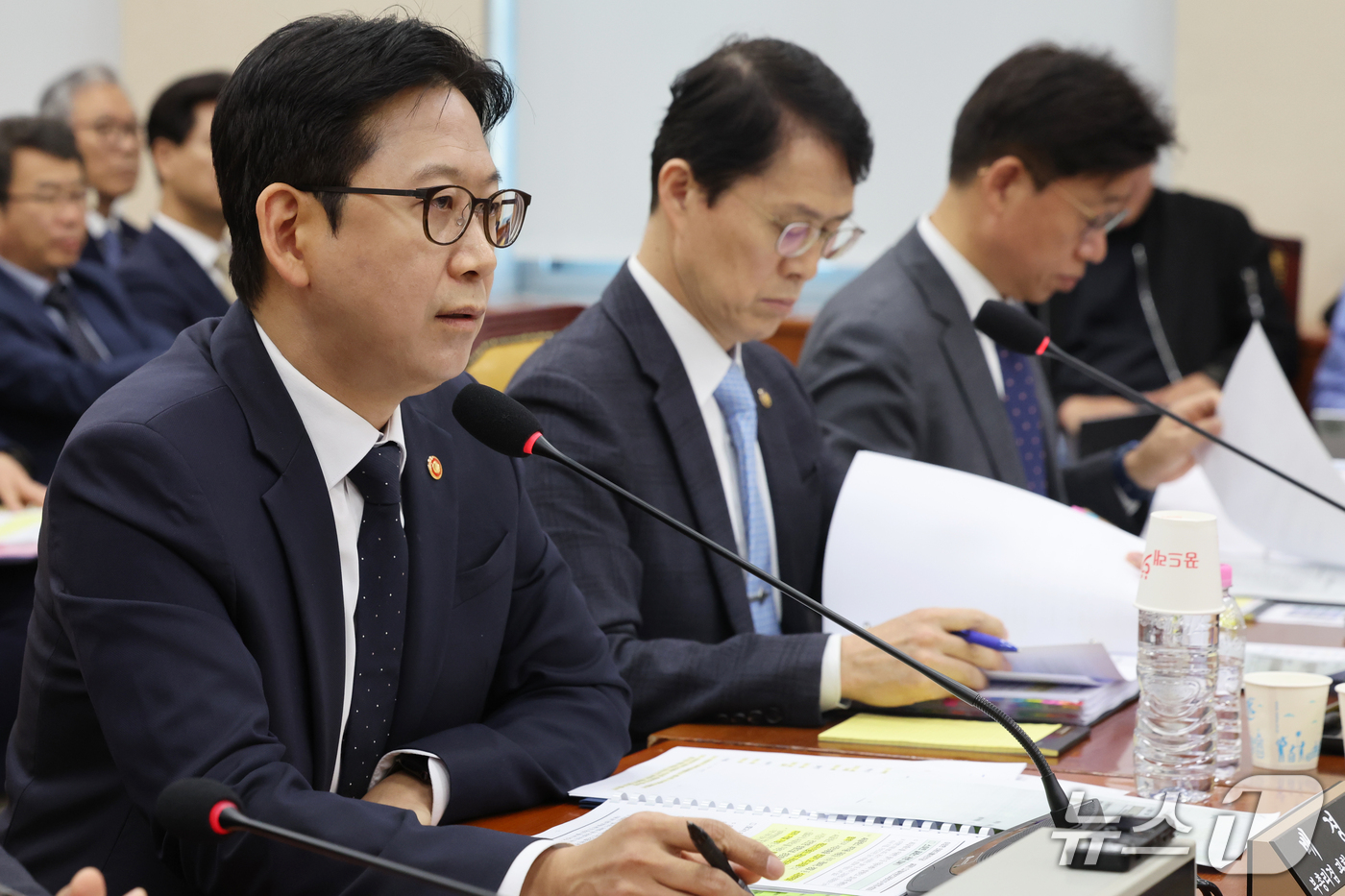 (서울=뉴스1) 황기선 기자 = 배경훈 부총리 겸 과학기술정보통신부 장관이 23일 서울 여의도 국회 과학기술정보방송통신위원회에서 열린 과학기술정보통신부 등에 대한 국정감사 종합감사 …