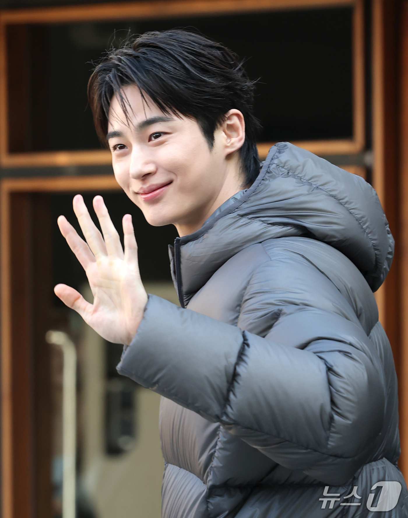 (서울=뉴스1) 권현진 기자 = 배우 변우석이 23일 서울 성동구 코사이어티 서울숲에서 열린 ‘디스커버리 윈터 베이스 캠프(DISCOVERY WINTER BASE CAMP)’ 포토 …
