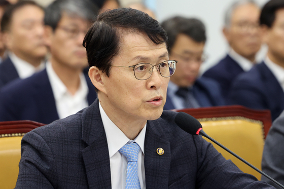 [국감] 질의에 답하는 최원호 원안위원장