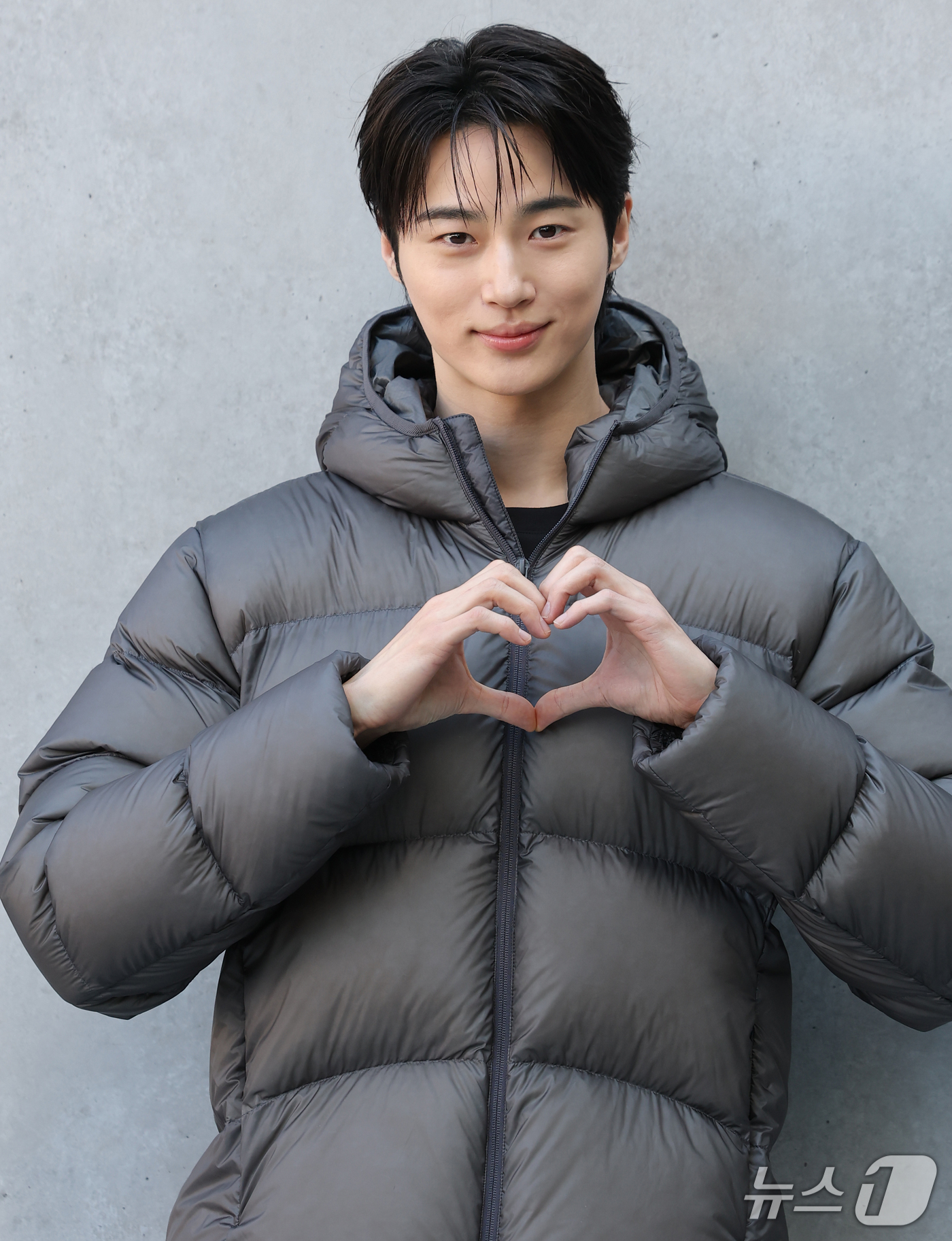 (서울=뉴스1) 권현진 기자 = 배우 변우석이 23일 서울 성동구 코사이어티 서울숲에서 열린 ‘디스커버리 윈터 베이스 캠프(DISCOVERY WINTER BASE CAMP)’ 포토 …