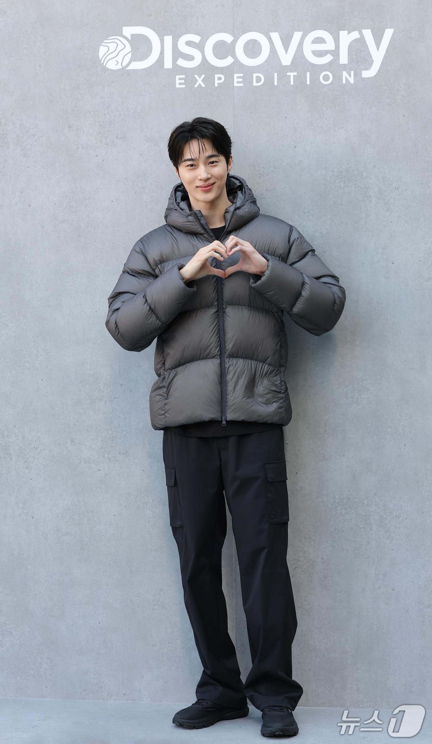 (서울=뉴스1) 권현진 기자 = 배우 변우석이 23일 서울 성동구 코사이어티 서울숲에서 열린 ‘디스커버리 윈터 베이스 캠프(DISCOVERY WINTER BASE CAMP)’ 포토 …