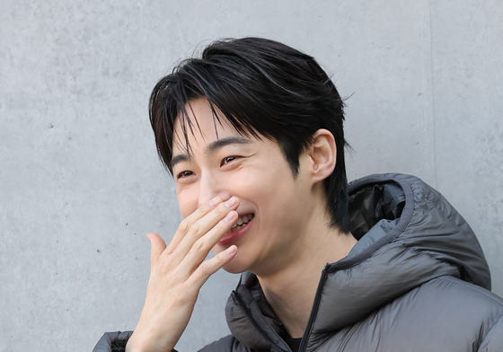 키스 포즈 요청에 부끄럼 타는 변우석
