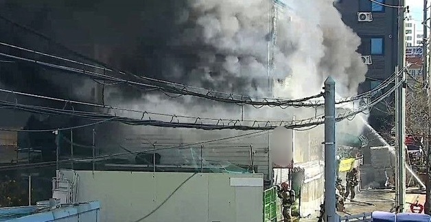 오산 고현동 철물점서 불…소방, 장비 15대 투입 진화 중