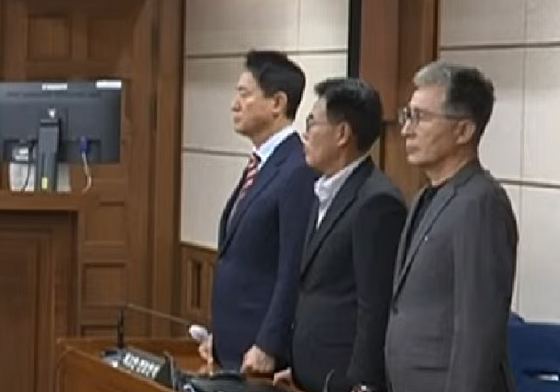 조국 "吳 무죄, 조희대 대법원의 반격…이래도 결단 머뭇거리냐"