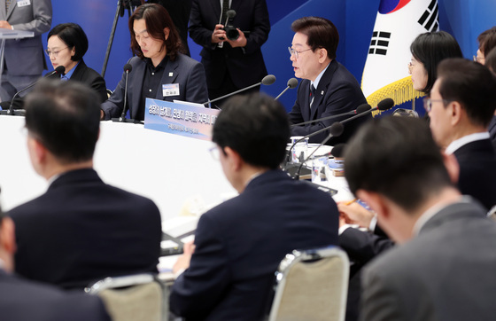 '규제합리화위원회 전체회의' 발언하는 이재명 대통령