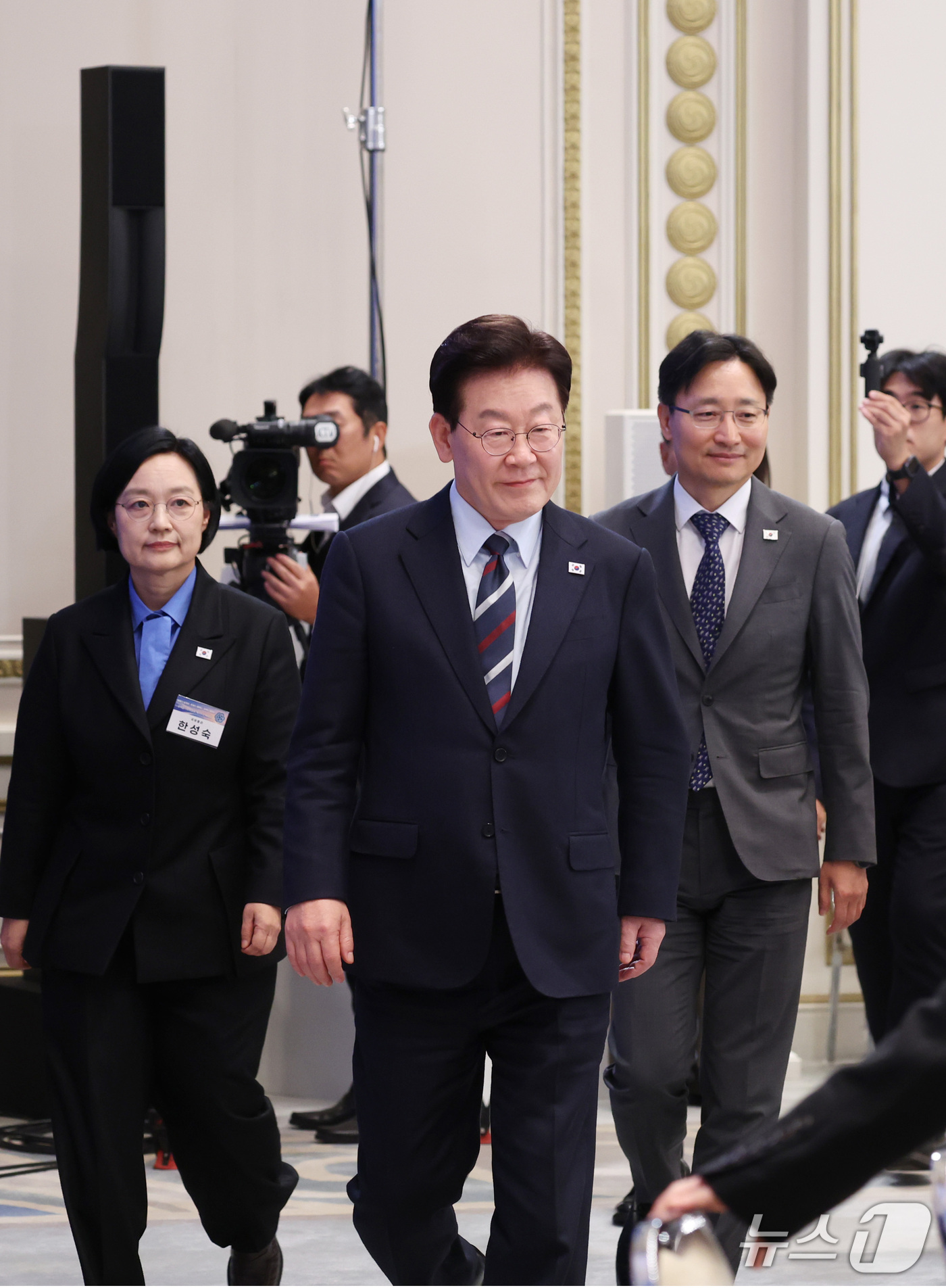 (서울=뉴스1) 이재명 기자 = 이재명 대통령이 23일 청와대에서 열린 규제합리화위원회 2차 전체회의에 참석하고 있다. 2026.10.23/뉴스1