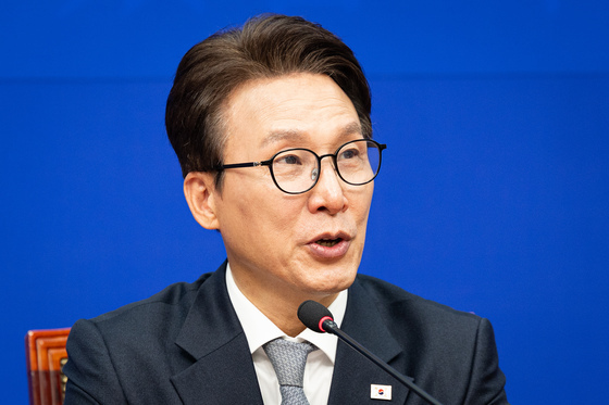 김민석 "오세훈 무죄 법원, '정치적 판단' 국민 비판 새겨야"