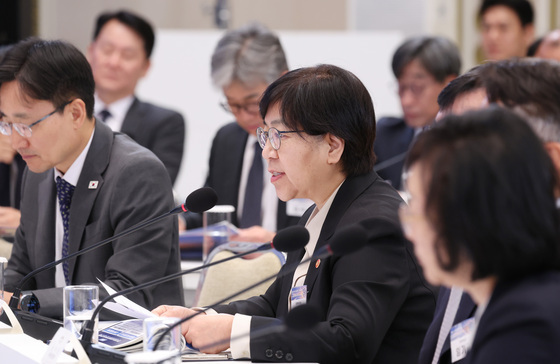 규제합리화위원회 회의서 발언하는 정은경 장관
